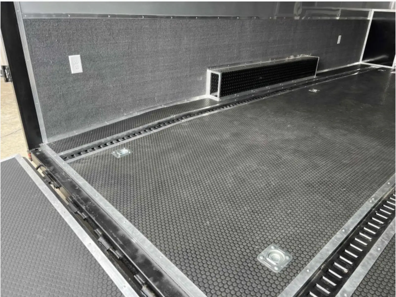 VersaCargo Interior